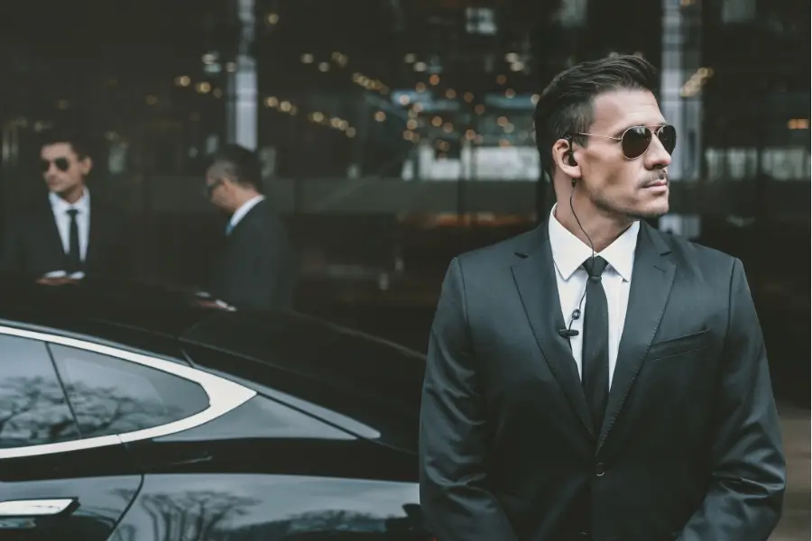 Executive protection agent escorting client in South Florida